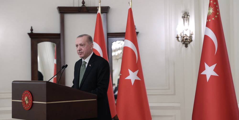 Cumhurbaşkanı Erdoğan: "Geri itme hadiselerine ve göçmenlere yönelik uluslararası hukuku ayaklar altına alan uygulamalara son verilmesi şarttır."
